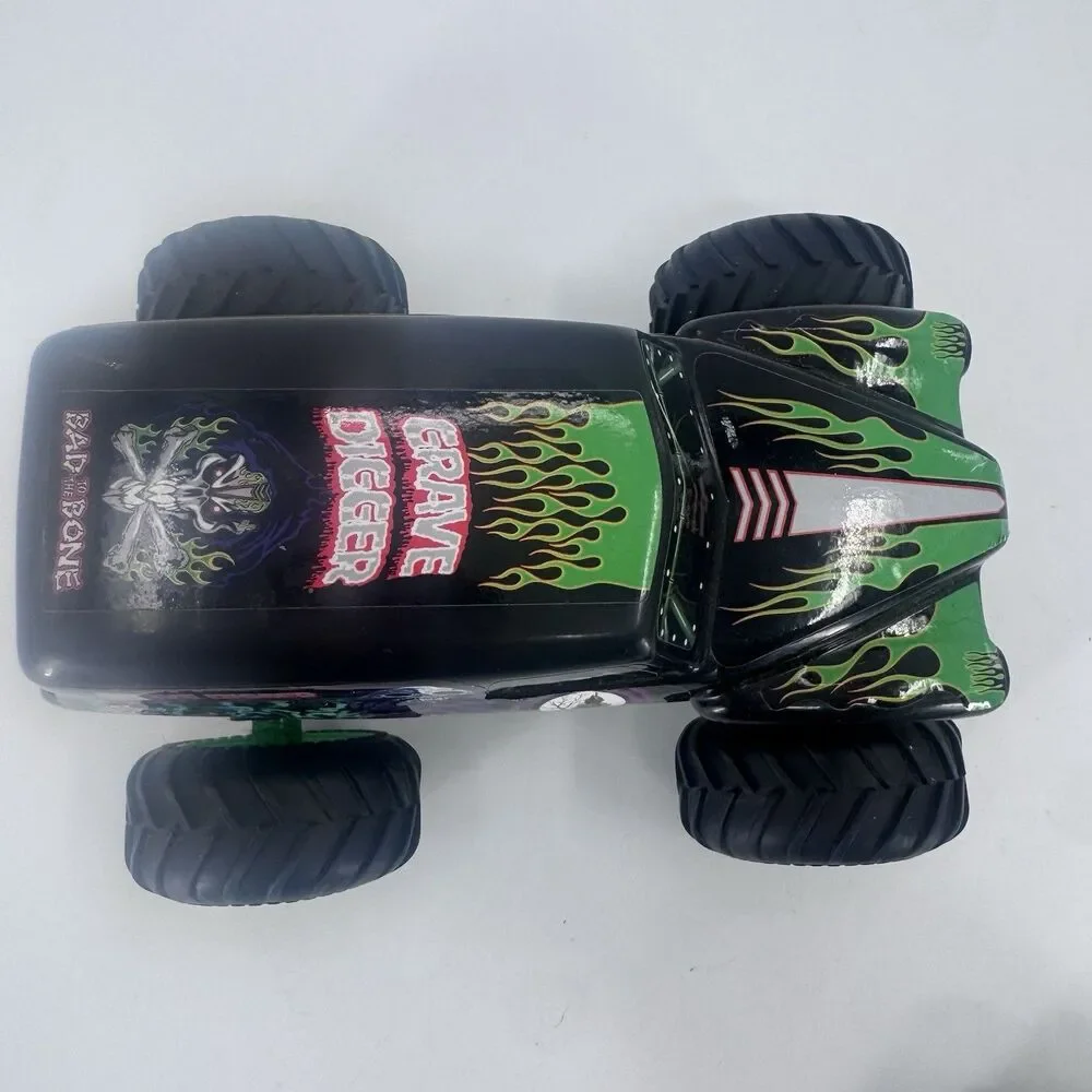 Monster Jam Grave Digger Remote Control Truck 1:10 Scale RC BKT Tires W/ Remote
